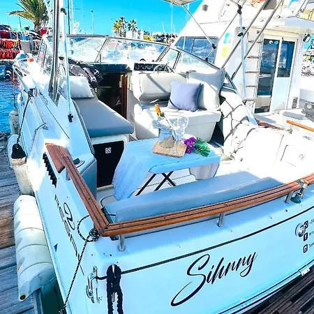 Barco Sihnny - Puerto Colon Costa Adeje (Tenerife)