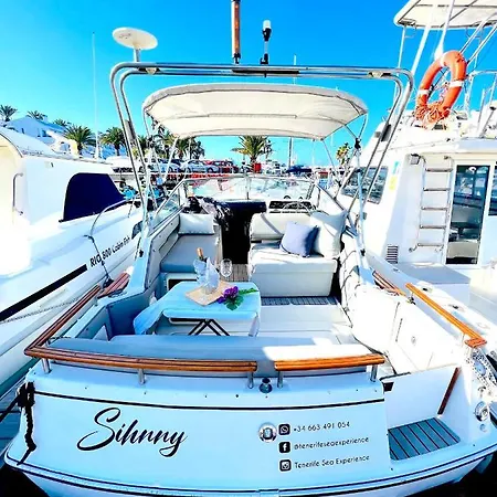 Botel Barco Sihnny - Puerto Colon Costa Adeje (Tenerife)